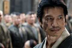 Dustin Nguyễn với tạo hình, diễn xuất ấn tượng trong 'Warrior.' (Ảnh: MMA Weekly)