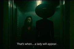 Phim của đạo diễn Mỹ Peter Mourougaya gây dựng hình tượng 'Quý bà đen' quen thuộc nhưng vẫn ghê rợn. (Ảnh: Nhà phát hành)