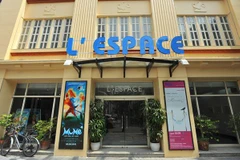 L'Espace là một không gian văn hóa được cải tạo từ nhà in của báo Nhân Dân ngày xưa. (Ảnh: Viện Pháp tại Hà Nội)