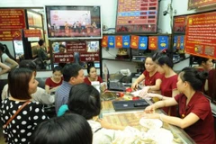 Vàng SJC giảm nhẹ, chênh lệch với thế giới ở mức 3,77 triệu đồng