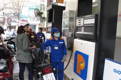 Một điểm bán xăng của Petrolimex tại Hà Nội. (Ảnh: Đức Duy/Vietnam+)