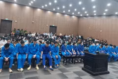 Quang cảnh phiên tòa. (Ảnh: Kim Anh/TTXVN)