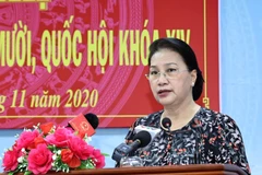 Chủ tịch Quốc hội Nguyễn Thị Kim Ngân phát biểu tại buổi tiếp xúc cử tri tại huyện Phong Điền. (Ảnh: Trọng Đức/TTXVN)
