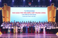 99 nhà giáo trẻ tiêu biểu cấp Trung ương lần thứ II được tuyên dương tại buổi lễ. (Ảnh: Văn Điệp/TTXVN)