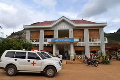 Trạm Y tế xã Chiềng Cọ, nơi điều trị cho các học sinh nghi ngộ độc thực phẩm. (Ảnh: TTXVN phát)