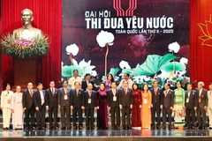 Chủ tịch Quốc hội Nguyễn Thị Kim Ngân, Phó Chủ tịch nước Đặng Thị Ngọc Thịnh, Phó Chủ tịch thứ nhất Hội đồng Thi đua-Khen thưởng Trung ương với các đại biểu trong ngày đầu tiên của Đại hội. (Ảnh: Trọng Đức/TTXVN)