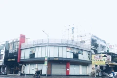 Vợ Phan Văn Anh Vũ khiếu nại việc thi hành án nhà, đất tại 319 Lê Duẩn. (Ảnh: Kim Anh/Vietnam+)