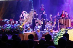 Chương trình nghệ thuật 'Âm vang đại ngàn' của các dân tộc thiểu số chào mừng Đại hội đại biểu toàn quốc các dân tộc thiểu số Việt Nam lần thứ 2. (Ảnh: Lâm Khánh/TTXVN)