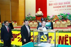 Đại biểu bỏ phiếu bầu Ban Chấp hành Đảng bộ Khối các cơ quan Trung ương khóa XIII, nhiệm kỳ 2020-2025. (Ảnh: Phương Hoa/TTXVN)