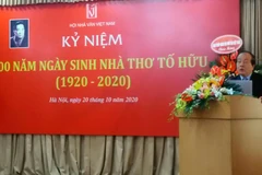 Nhà thơ Hữu Thỉnh, Chủ tịch Liên hiệp các Hội Văn học Nghệ thuật Việt Nam, Chủ tịch Hội Nhà văn Việt Nam phát biểu tại lễ kỷ niệm. (Nguồn: Hội Nhà văn Việt Nam)