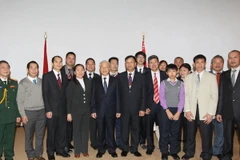 Tổng Bí thư gặp mặt cộng đồng người Việt Nam tại Belarus