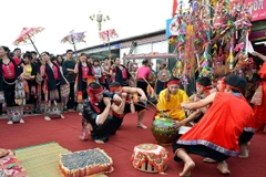 Khai mạc Ngày hội văn hóa dân tộc Thái lần thứ nhất năm 2014