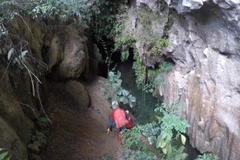 [Photo] Khám phá hang động trong lòng Cao nguyên đá Đồng Văn 