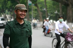 Ca sỹ Trần Lập: “Tôi hiểu showbiz để bình thản về nó” 