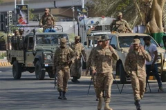 Binh sỹ Pakistan tuần tra tại Karachi. (Nguồn: AFP/TTXVN)