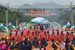 Chương trình nghệ thuật chào mừng Hội hoa Sở huyện Bình Liêu năm 2018. (Ảnh: Trung Nguyên/TTXVN)