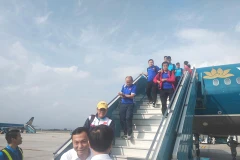 Sau hơn 3 giờ bay, đội tuyển Việtm Nam đã về đến Hà Nội.