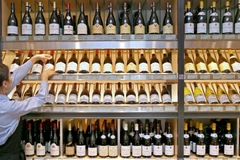 Một cửa hàng bán rượu châu Âu tại Tokyo. (Nguồn: asia.nikkei.com)