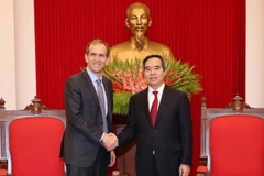 Trưởng Ban Kinh tế Trung ương Nguyễn Văn Bình tiếp ông Kent Walker, Phó Chủ tịch cấp cao phụ trách các vấn đề toàn cầu công ty Google (Mỹ). (Ảnh: Phương Hoa/TTXVN)