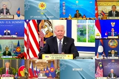 Ngày 26/10/2021, Tổng thống Mỹ Joe Biden (ảnh, giữa) tham dự Hội nghị cấp cao ASEAN-Mỹ lần thứ 9 theo hình thức trực tuyến (Ảnh: AFP/TTXVN)