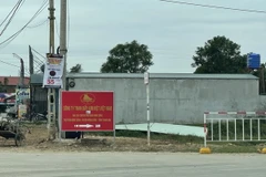 Lối vào Công ty Trách nhiệm hữu hạn Giầy Kim Việt, tại Cụm công nghiệp Thị trấn Nông Cống, huyện Nông Cống, tỉnh Thanh Hóa. (Ảnh: Hoa Mai/TTXVN)