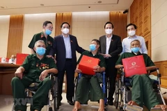 Thủ tướng Phạm Minh Chính gặp mặt, tri ân đại biểu Người có công với cách mạng. (Ảnh: Dương Giang/TTXVN) 