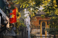 Một số công ty lữ hành xây dựng sản phẩm du lịch văn hóa một ngày khám phá Hà Nội và sản phẩm khám phá mùa Thu Hà Nội. (Ảnh: Lê Minh Sơn/Vietnam+)