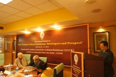 Chủ tịch Liên hiệp các tổ chức hữu nghị Việt Nam Vũ Xuân Hồng phát biểu tại cuộc hội thảo. (Ảnh: Huy Bình-Đăng Chính/Vietnam+)