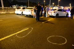 Cảnh sát Israel phong tỏa hiện trường vụ tấn công bằng dao tại Petah Tikva, Khu Bờ Tây ngày 7/10. (Nguồn: THX/TTXVN)