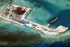 Tàu Trung Quốc bồi đắp trái phép trên bãi đá Tư Nghĩa của thuộc quần đảo Trường Sa của Việt Nam. (Nguồn: CSIS)