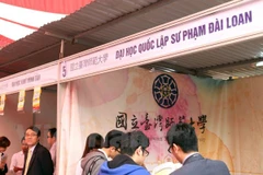 Các trường đại học Đài Loan giới thiệu cơ hội du học với sinh viên Việt Nam. (Ảnh: Lê Doãn Đức/Vietnam+)