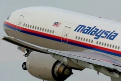 Malaysia: "MH370 bay quanh không phận Indonesia để tránh radar"