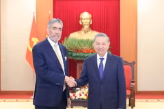 Tổng Bí thư Tô Lâm tiếp đồng chí Miguel Mejia, Tổng Bí thư Đảng Phong trào Cánh tả Thống nhất (MIU), Bộ trưởng Bộ Chính sách Hội nhập khu vực Cộng hòa Dominicana. (Ảnh: Thống Nhất/TTXVN)
