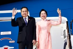 Chủ tịch Quốc hội Trần Thanh Mẫn và Phu nhân cùng Đoàn đại biểu cấp cao Quốc hội Việt Nam đến thủ đô Tokyo, bắt đầu thăm chính thức Nhật Bản. (Ảnh: Doãn Tấn/TTXVN)
