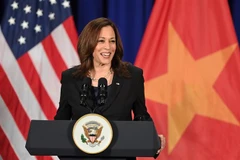 Phó Tổng thống Hoa Kỳ Kamala Harris phát biểu tại buổi họp báo chiều 26/8. (Ảnh: TTXVN)