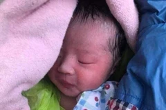 Tây Ninh: Bé gái sơ sinh bị bỏ rơi trong nghĩa địa sống sót kỳ diệu