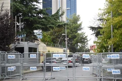 Quang cảnh bên ngoài Lãnh sự quán Saudi Arabia tại Istanbul, Thổ Nhĩ Kỳ ngày 20/10/2018. (Ảnh: THX/ TTXVN)