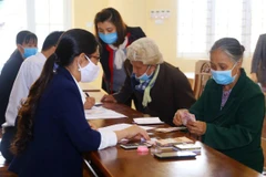 Chỉ trả lương hưu, trợ cấp xã hội cho người dân. (Ảnh minh họa: PV/Vietnam+)