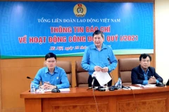 Lãnh đạo Tổng Liên đoàn Lao động Việt Nam thông tin về các sai phạm tại Đại học Tôn Đức Thắng. (Ảnh: PV/Vietnam+)