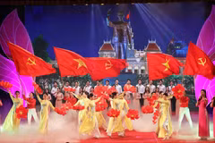 Chương trình nghệ thuật tại Lễ trao tặng danh hiệu Nghệ sỹ Nhân dân, Nghệ sỹ Ưu tú lần thứ 10. (Ảnh: Thanh Tùng/TTXVN)
