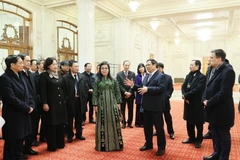 Thủ tướng Phạm Minh Chính và Phu nhân tham quan Nhà Quốc hội Romania tại thủ đô Bucharest trong chuyến thăm Romania tháng 1/2024. (Ảnh: Dương Giang/TTXVN)