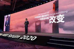 Ông Wang trình bày ý tưởng mạng 5,5G tại diễn đàn MBB. (Nguồn: Prensalatina)