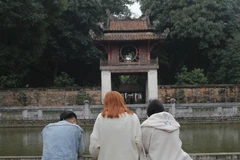 Trong năm 2021, các di tích tại Hà Nội đã phải đóng cửa từ ngày 3/5, cùng thời điểm tạm ngừng nhiều hoạt động kinh doanh trên vỉa hè, các hoạt động văn hóa, giải trí nói chung, rạp chiếu bóng nói riêng... (Ảnh: Minh Anh/Vietnam+)