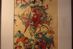 Theo nhà nghiên cứu Phan Ngọc Khuê, tranh tứ bình đề tài lịch sử thường mô tả các anh hùng hay các sự kiện quan trọng trong truyền thuyết dân tộc. ''Quang Trung ra Bắc’’ tại triển lãm “Sắc xuân” là một trong những câu chuyện như vậy. (Ảnh: Minh Anh/Vietna