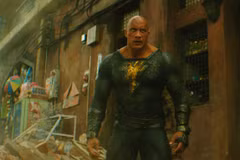 Dwayne 'The Rock' Johnson trong tạo hình của Black Adam. (Ảnh: CGV)
