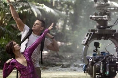 Hai diễn viên Sandra Bullock và Channing Tatum hài hước trên trường quay của ''Thành phố mất tích.'' (Ảnh: ĐPCC)