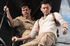 Hai diễn viên Mark Wahlberg và Tom Holland trong ''Thợ săn cổ vật.'' (Ảnh: Sony Pictures Entertainment)