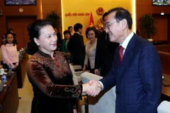 Chủ tịch Quốc hội Nguyễn Thị Kim Ngân với các nghị sỹ Hàn Quốc. (Ảnh: Trọng Đức/TTXVN)