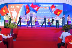 Chương trình văn nghệ tại buổi lễ. (Ảnh: Nguyễn Văn Việt/TTXVN)