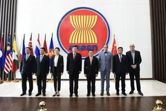 Các đại biểu chụp ảnh chung tại cuộc gặp. (Nguồn: asean.org)